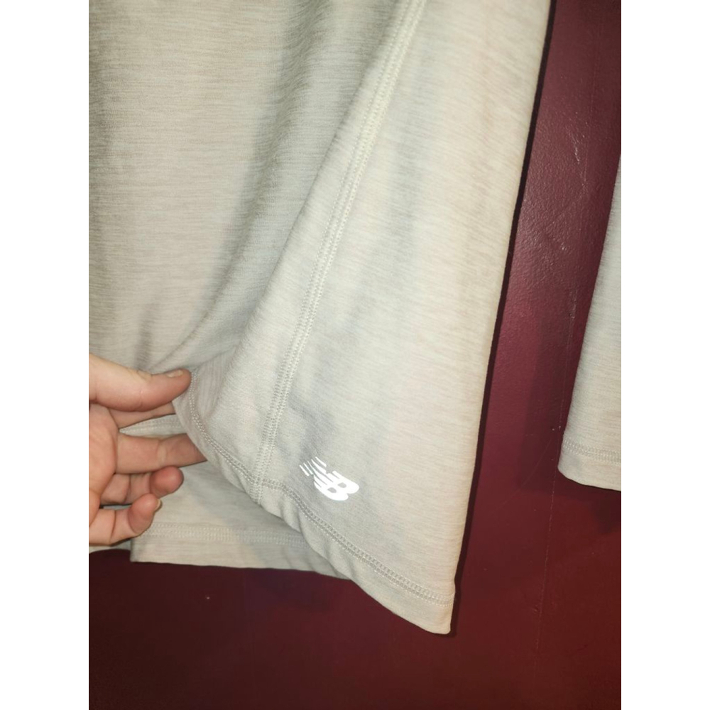 Women's New Balance Long Sleeve Tee L Light Gray - Picture 4 of 5